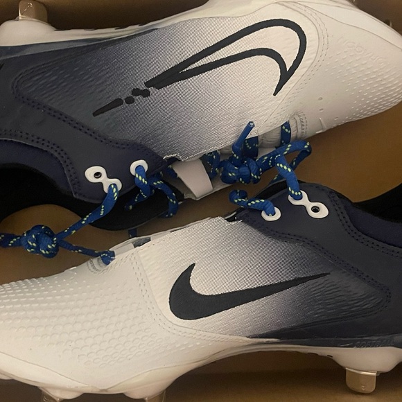 Nike hyper diamond elite 4 softball cleats - Picture 3 of 6